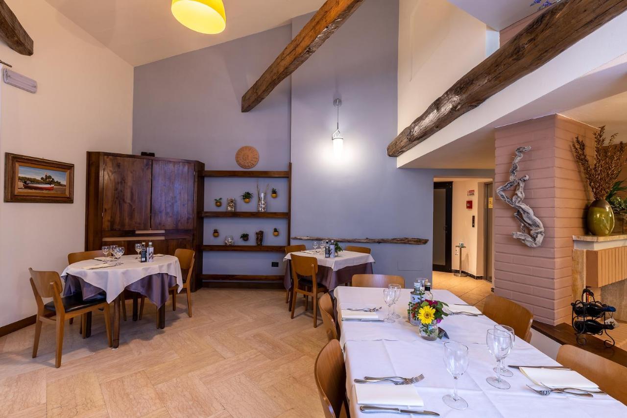 La Tavernetta Marina Romea Luaran gambar